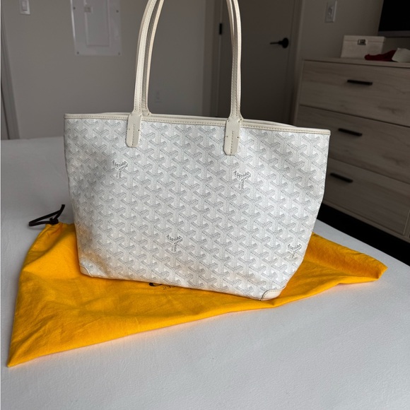 Goyard Handbags - Goyard White/Off-White St. Louis PM Tote